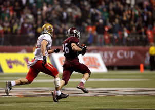 爱游戏下载-北京鸭本土球员逐渐挑起进攻重担，北京鸭男篮新logo