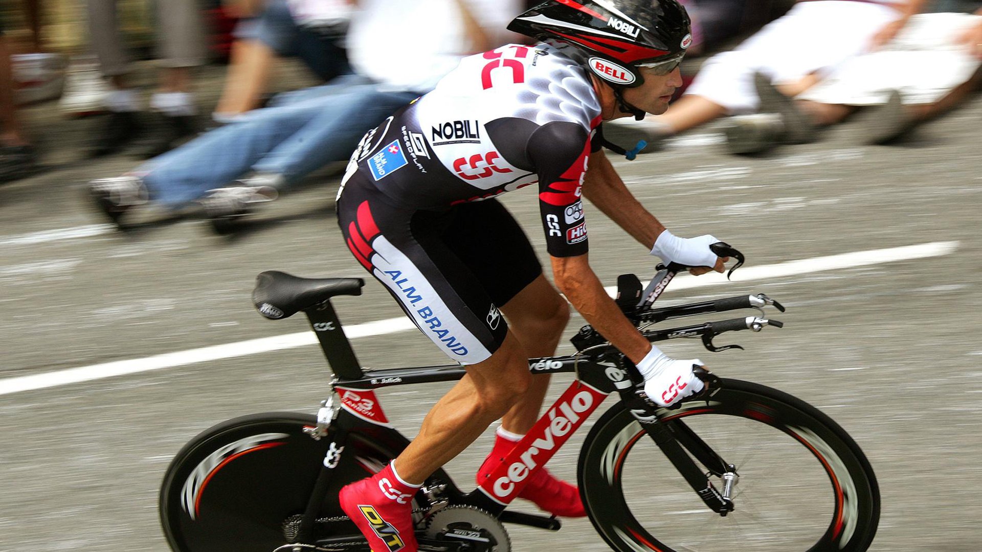 仰泳项目朝鲜选手节奏稳定,仰泳视频教练讲解